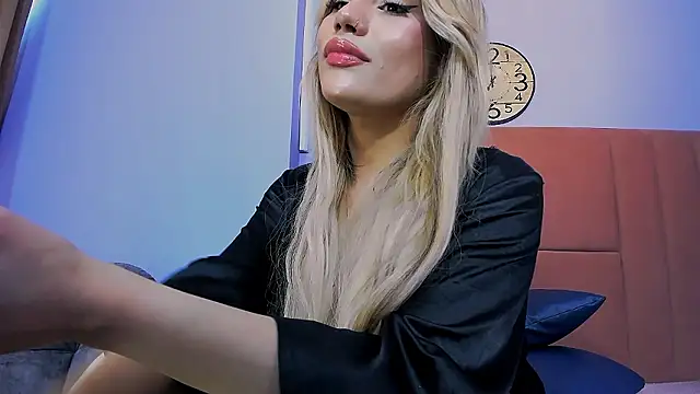 Keendall   online show from 3, 12, 2024