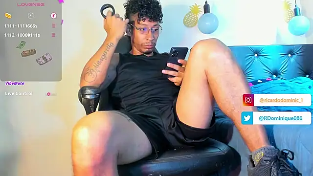 Snapshot of FuckHardlove chatting on 28, 1, 2025 FuckHardlove online show from 28, 1, 2025