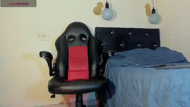 Snapshot of FuckHardlove chatting on 10, 3, 2025 FuckHardlove online show from 10, 3, 2025