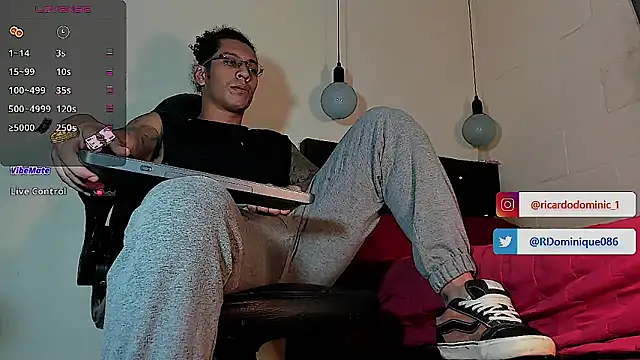 Snapshot of FuckHardlove chatting on 25, 9, 2025 FuckHardlove online show from 25, 9, 2025