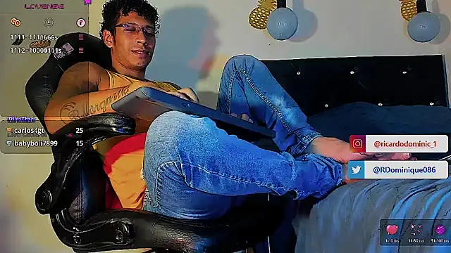 Snapshot of FuckHardlove chatting on 2, 3, 2025 FuckHardlove online show from 2, 3, 2025