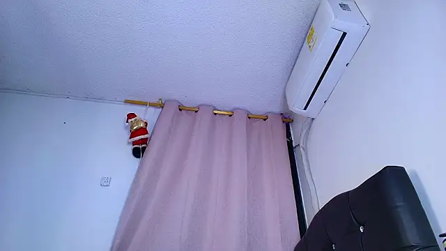 Mia depp online show from 3, 2, 2026