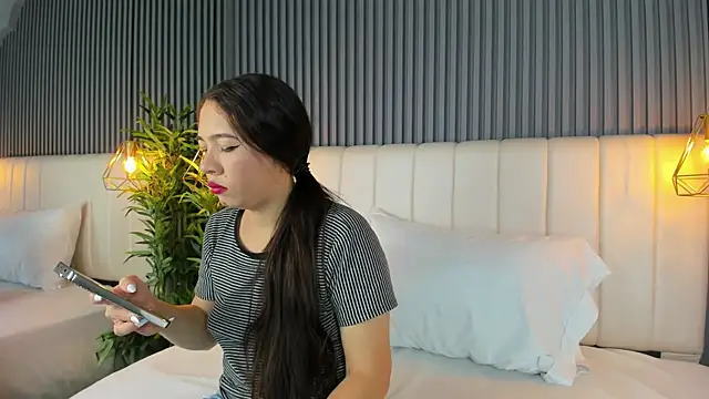 Snapshot of SaraRiley chatting on 14, 11, 2025 SaraRiley online show from 14, 11, 2025