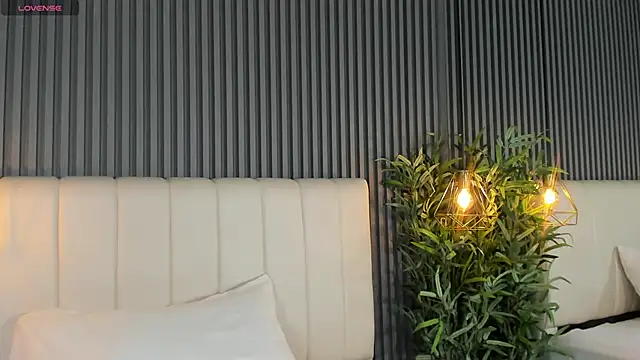 SaraRiley online show from 7, 2, 2026