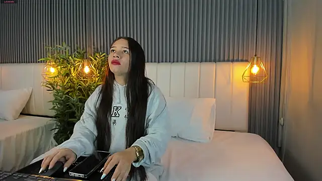 SaraRiley online show from 20, 12, 2025