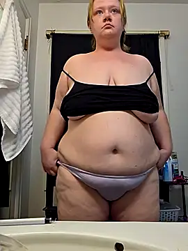 Snapshot of virgieblanca chatting on 17, 11, 2025 virgieblanca online show from 17, 11, 2025