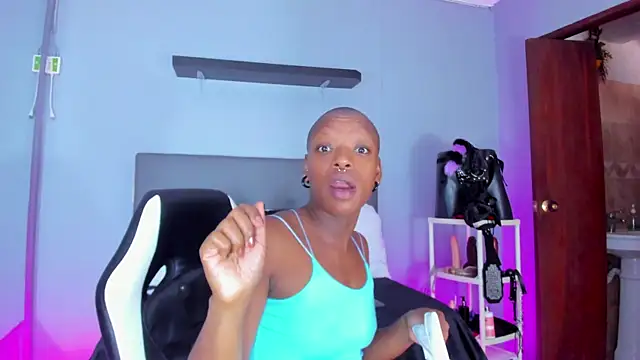 Snapshot of Coco_Kiss chatting on 7, 10, 2025 Coco Kiss online show from 7, 10, 2025