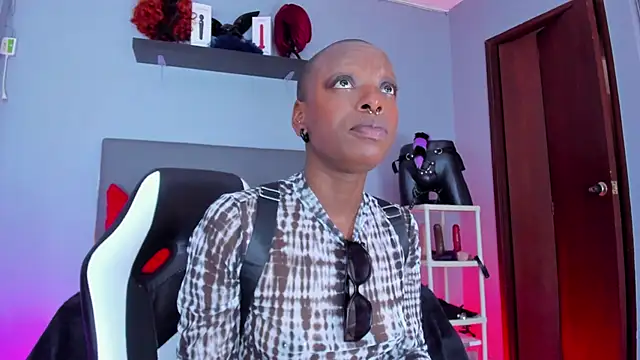 Snapshot of Coco_Kiss chatting on 24, 11, 2025 Coco Kiss online show from 24, 11, 2025