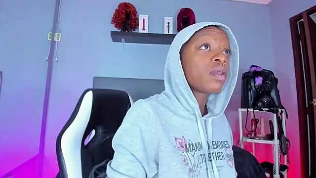 Snapshot of Coco_Kiss chatting on 13, 10, 2025 Coco Kiss online show from 13, 10, 2025