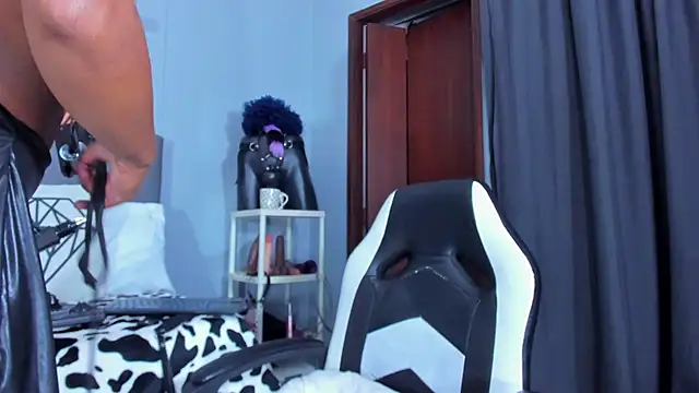 Coco Kiss online show from 21, 4, 2026