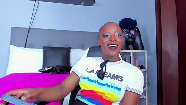 Coco Kiss online show from 13, 4, 2026