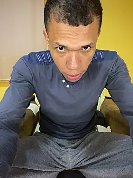 MoiseXxx 777 online show from 10, 9, 2025