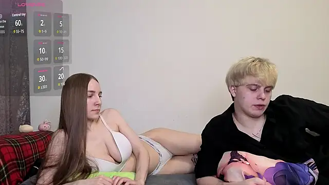 Emily and Ilumi online show from 20, 3, 2026