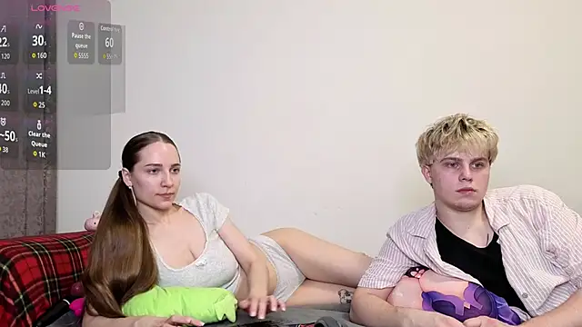 Emily and Ilumi online show from 13, 3, 2026