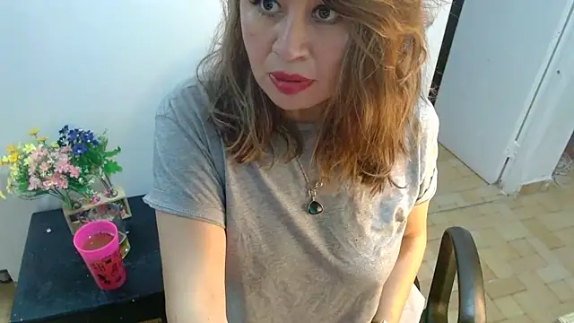 Snapshot of isabellacen chatting on 7, 3, 2025 isabellacen online show from 7, 3, 2025