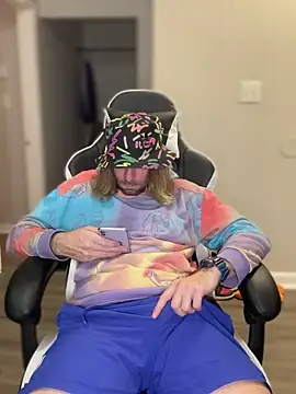 4kUsh2Fashion0 online show from 5, 1, 2025