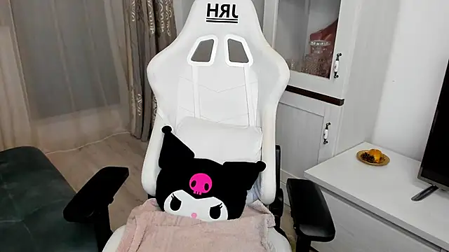 EveEvian online show from 5, 3, 2025