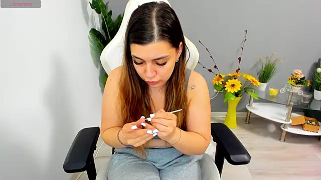 EveEvian online show from 3, 6, 2026