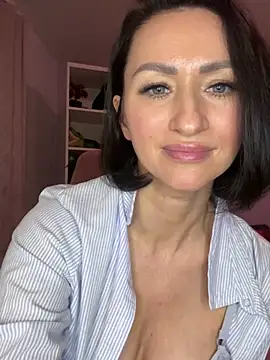 KatyEvanss online show from 4, 3, 2025