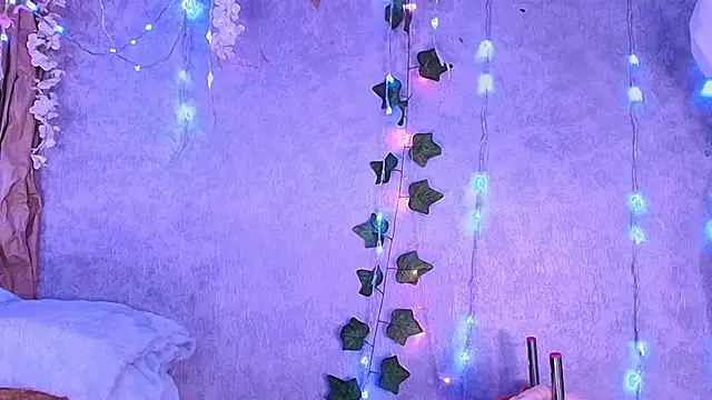 Cloe Leee online show from 19, 12, 2025