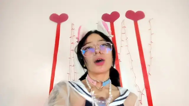 Cloe Leee online show from 27, 2, 2025