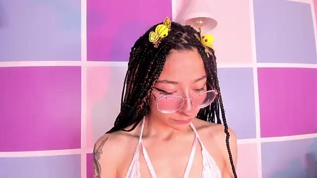 Cloe Leee online show from 31, 12, 2024
