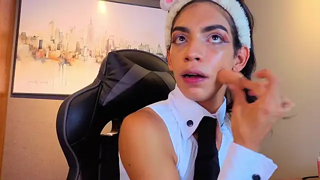 Alahia Rodriguez online show from 19, 7, 2026
