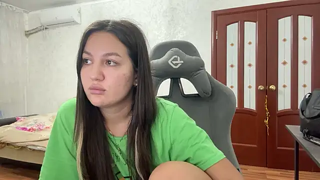 Snapshot of Nelly_Fischer chatting on 19, 2, 2025 Nelly Fischer online show from 19, 2, 2025