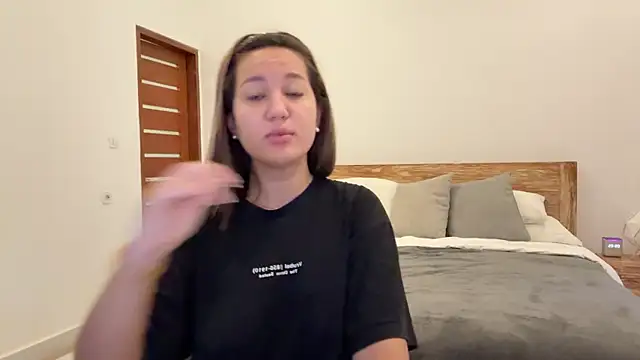 Snapshot of Nelly_Fischer chatting on 15, 9, 2025 Nelly Fischer online show from 15, 9, 2025