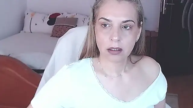 Snapshot of evamaria2024 chatting on 6, 5, 2026 evamaria2024 online show from 6, 5, 2026