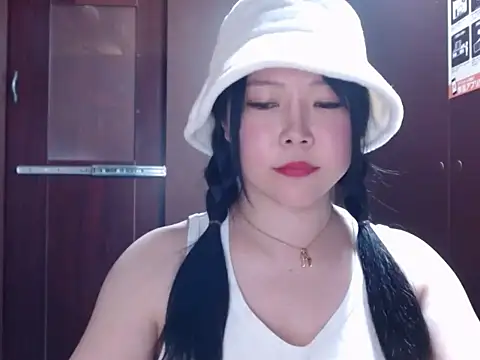 NATINATU252525 online show from 28, 11, 2025