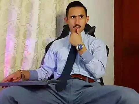Snapshot of HomeAloneK chatting on 5, 5, 2026 HomeAloneK online show from 5, 5, 2026