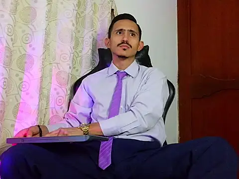 Snapshot of HomeAloneK chatting on 7, 5, 2026 HomeAloneK online show from 7, 5, 2026