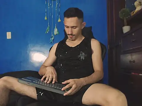 HomeAloneK online show from 2, 11, 2025