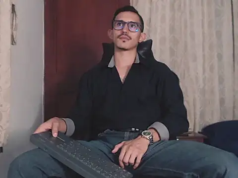 HomeAloneK online show from 12, 10, 2025