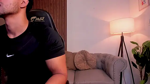 Snapshot of liam_collins21 chatting on 5, 6, 2026 liam collins21 online show from 5, 6, 2026