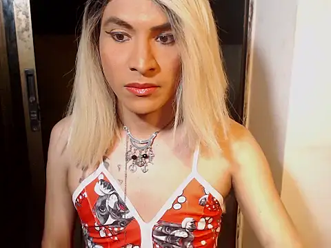 Snapshot of HugeDanex chatting on 15, 11, 2025 HugeDanex online show from 15, 11, 2025