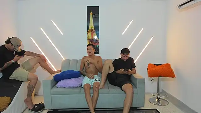 Snapshot of brutal_sex_room2 chatting on 14, 11, 2025 brutal sex room2 online show from 14, 11, 2025