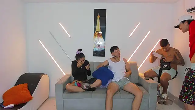 Snapshot of brutal_sex_room2 chatting on 30, 11, 2025 brutal sex room2 online show from 30, 11, 2025