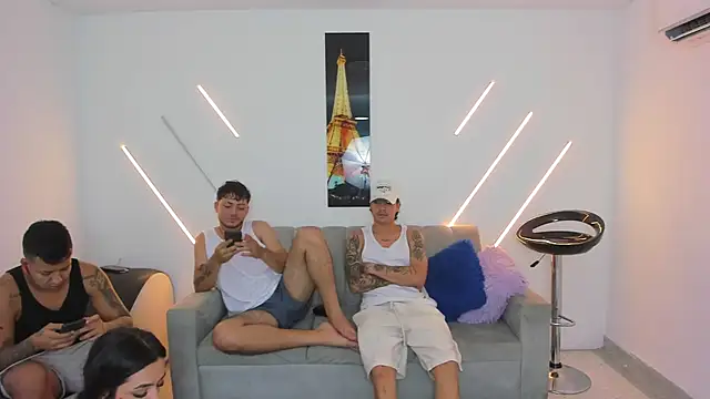 Snapshot of brutal_sex_room2 chatting on 29, 11, 2025 brutal sex room2 online show from 29, 11, 2025