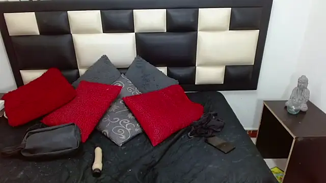 Snapshot of kiwii_nasty chatting on 9, 11, 2025 kiwii nasty online show from 9, 11, 2025