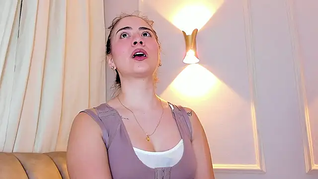 Lia walton online show from 8, 11, 2025