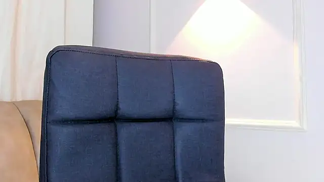 Lia walton online show from 25, 2, 2025