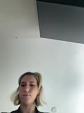 Snapshot of xoxoxjenn chatting on 6, 7, 2026 xoxoxjenn online show from 6, 7, 2026