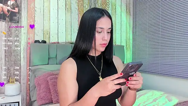 Gigi-bom online show from 10, 3, 2025
