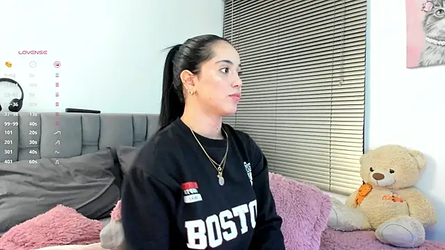 Gigi-bom online show from 12, 11, 2025