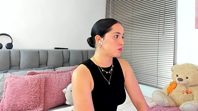 Gigi-bom online show from 15, 11, 2025