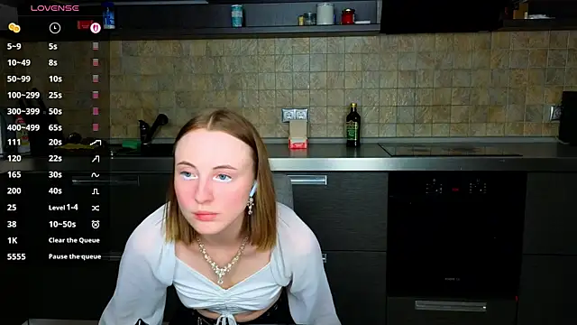 Snapshot of Cowell_Adelina chatting on 6, 6, 2026 Cowell Adelina online show from 6, 6, 2026