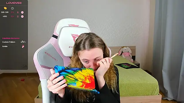 Snapshot of Cowell_Adelina chatting on 7, 11, 2025 Cowell Adelina online show from 7, 11, 2025