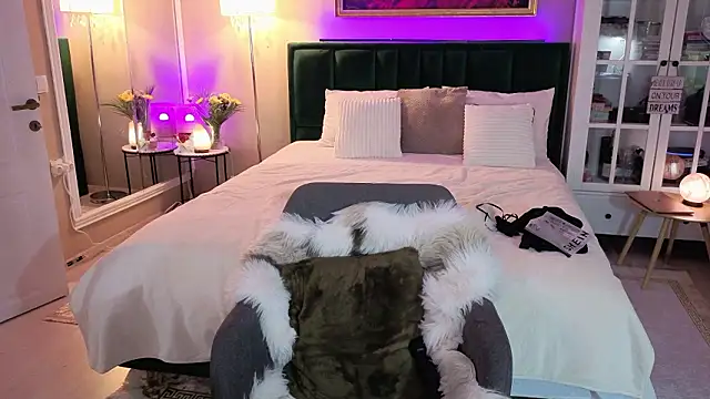 Snapshot of JoanneGG chatting on 5, 3, 2026 JoanneGG online show from 5, 3, 2026